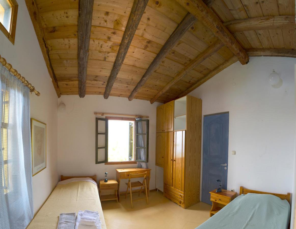 Ikarian Centre guesthouse Evdilos  Extérieur photo