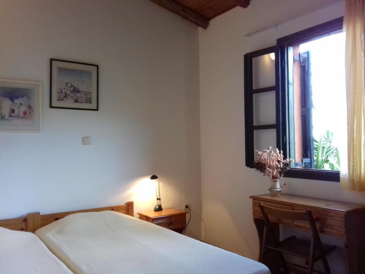 Ikarian Centre guesthouse Evdilos  Extérieur photo